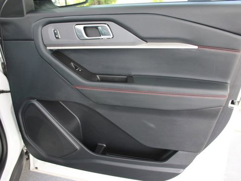 Used 2025 Ford Explorer ST-Line AWD/4WD image 44