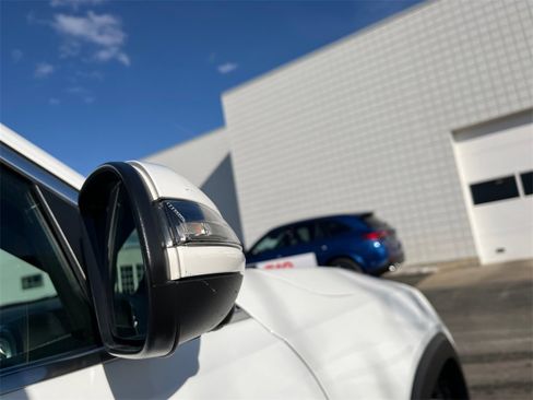 Certified 2025 Mercedes-Benz GLB 250 4MATIC image 18