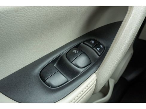 Used 2020 Nissan Rogue Sport SV image 26