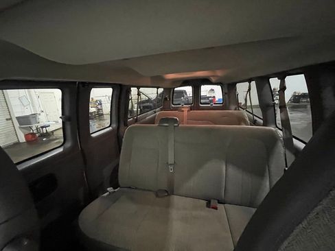 Used 2017 Chevrolet Express 3500 LT w/ LT Preferred Equipment Group image 31