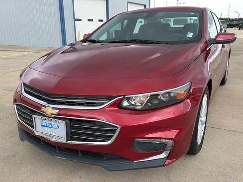 Used 2017 Chevrolet Malibu LT FWD image 9