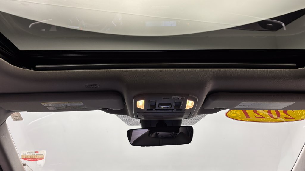 Certified 2021 Toyota Highlander XLE AWD/4WD image 30