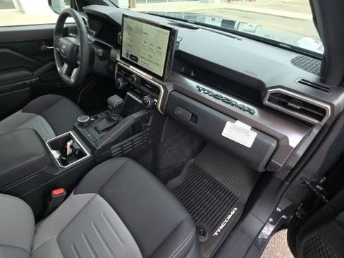Used 2025 Toyota Tacoma TRD Off-Road AWD/4WD image 20