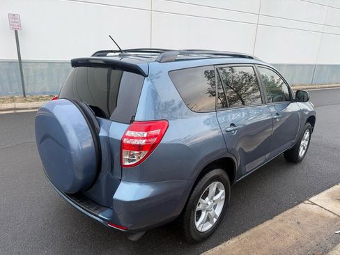 Used 2012 Toyota RAV4 FWD w/ Upgrade Value Pkg image 4