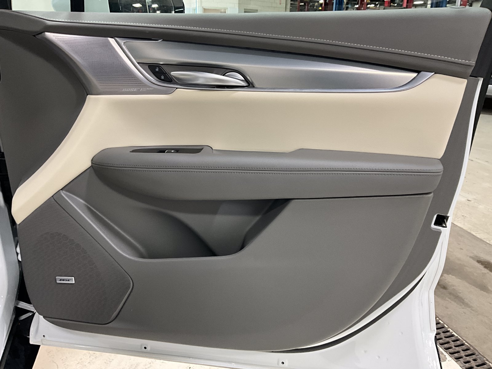 Used 2023 Cadillac XT5 Premium Luxury w/ Technology Package AWD/4WD image 24