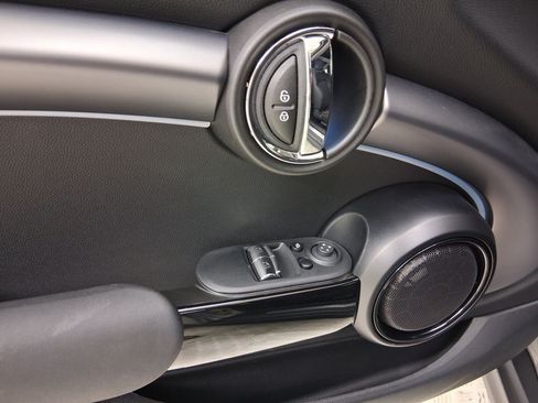 Used 2024 MINI Cooper SE FWD image 13