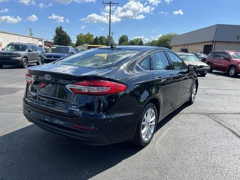 Used 2019 Ford Fusion SE image 10