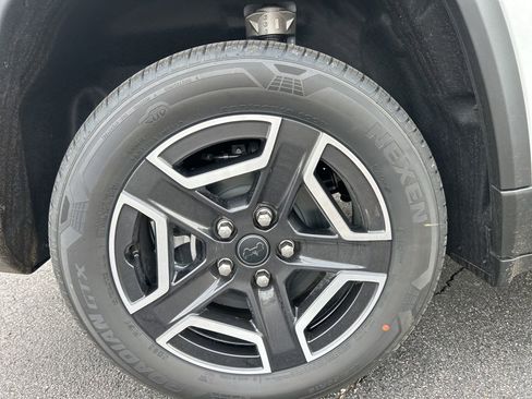 New 2026 Jeep Cherokee Limited image 38