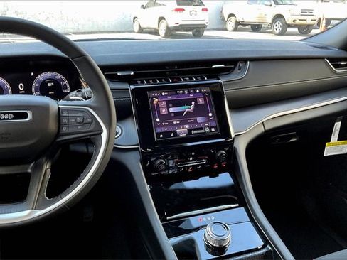 New 2025 Jeep Grand Cherokee L Laredo w/ Luxury Tech Group I image 5