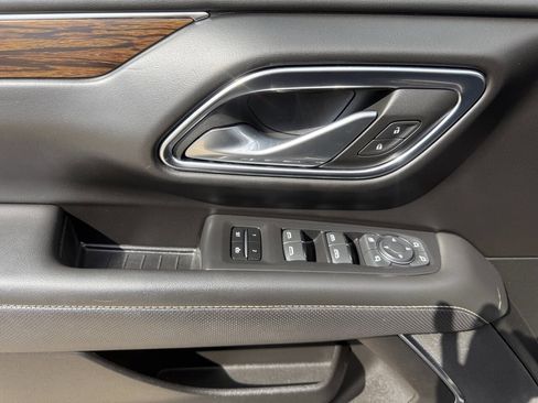 Used 2023 Chevrolet Suburban Premier AWD/4WD image 21