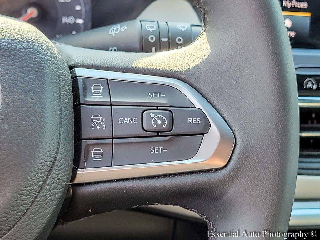 Used 2025 Jeep Compass Limited AWD/4WD image 28