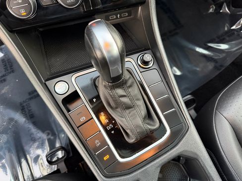 Used 2020 Volkswagen Jetta SE image 43