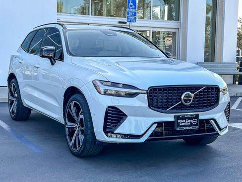 Used 2023 Volvo XC60 B5 Ultimate AWD/4WD image 3