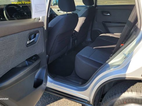 Used 2021 Nissan Rogue SV FWD image 25