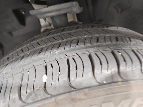 Used 2019 Jeep Renegade Altitude w/ UConnect 8.4 Nav Group AWD/4WD image 28