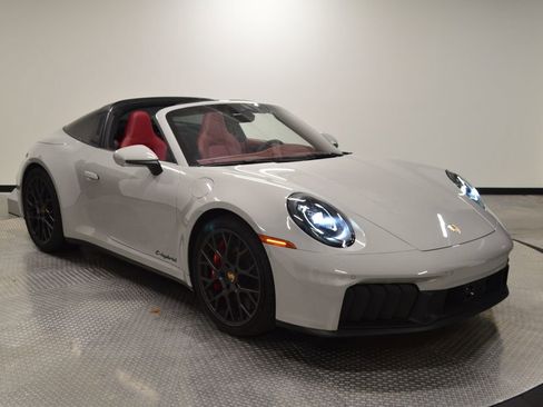 Certified 2025 Porsche 911 Targa 4 GTS AWD/4WD image 9
