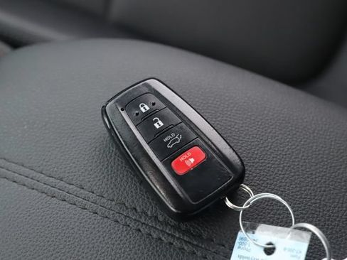 Used 2022 Toyota RAV4 Limited w/ Limited Grade Weather Package AWD/4WD image 21