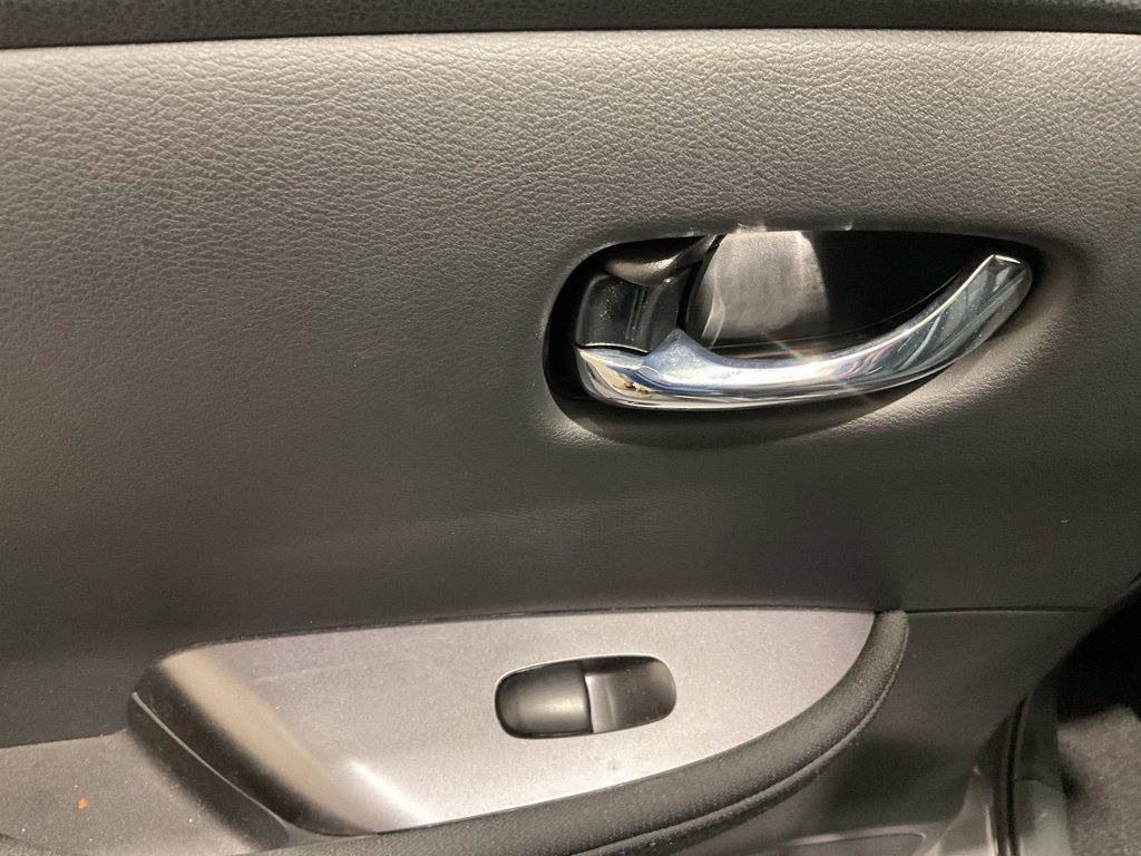 Used 2025 Nissan Leaf S FWD image 9