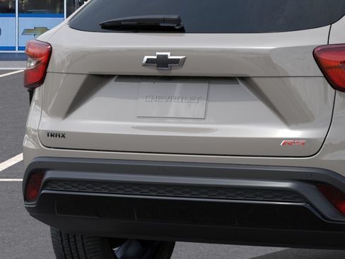 New 2026 Chevrolet Trax RS w/ Driver Confidence Package FWD image 38