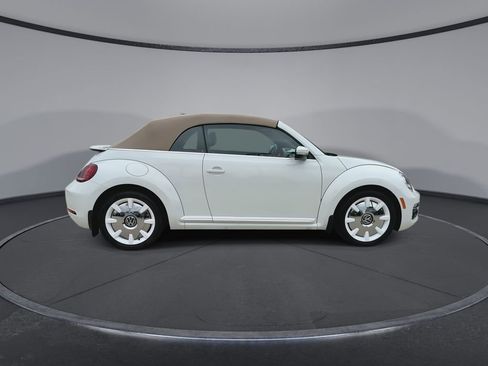 Used 2019 Volkswagen Beetle 2.0T S image 9