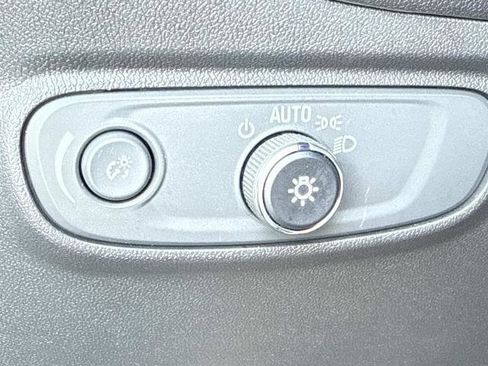 Used 2023 Chevrolet Equinox RS AWD/4WD image 11