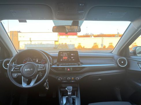 Used 2024 Kia Forte LXS image 31