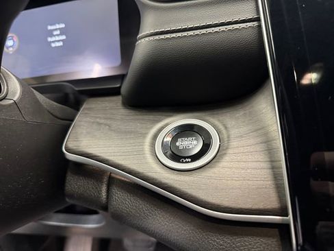 Used 2024 Jeep Grand Cherokee Limited w/ Luxury Tech Group II image 20