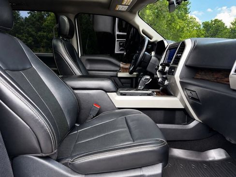 Used 2020 Ford F150 Lariat w/ Equipment Group 502A Luxury AWD/4WD image 32