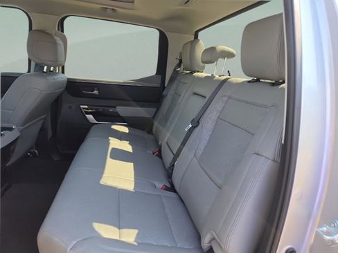 Used 2024 Toyota Tundra Limited AWD/4WD image 29