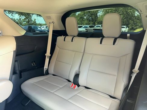 Used 2020 Ford Explorer Limited image 17