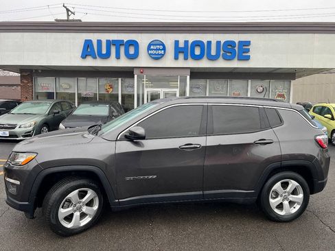 Used 2019 Jeep Compass Latitude w/ Popular Equipment Group FWD image 7