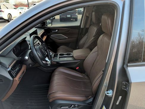 Used 2025 Acura MDX SH-AWD w/ Advance Package image 8