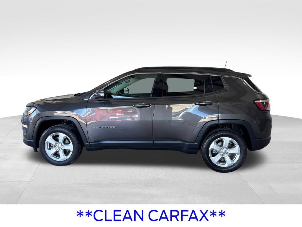 Used 2018 Jeep Compass Latitude w/ Popular Equipment Group AWD/4WD image 2