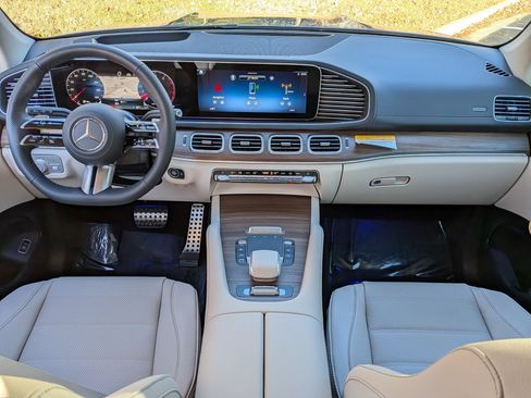 New 2026 Mercedes-Benz GLS 450 450 image 31
