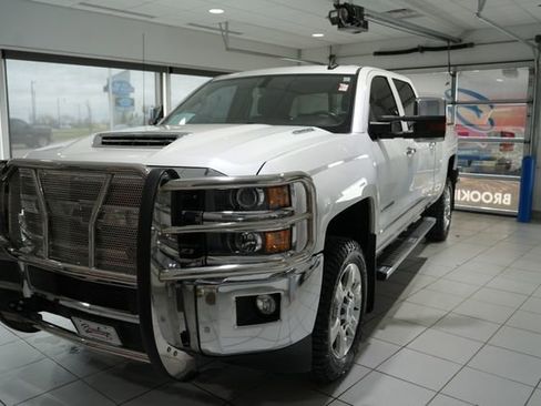 Used 2019 Chevrolet Silverado 2500 LTZ w/ Duramax Plus Package AWD/4WD image 5