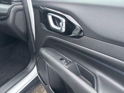 New 2026 Jeep Compass Latitude image 11