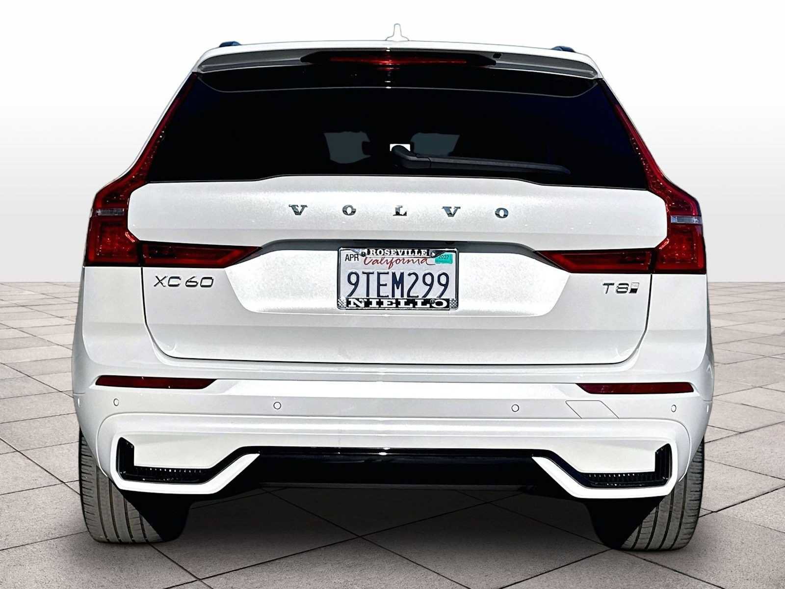 Used 2025 Volvo XC60 T8 Ultra w/ Climate Package AWD/4WD image 8