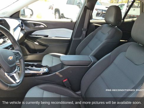 Used 2026 Chevrolet Trax LT w/ Driver Confidence Package FWD image 11