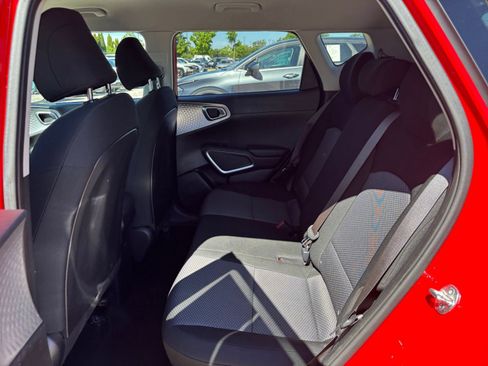 Used 2024 Kia Soul LX w/ Option Group 015 FWD image 23