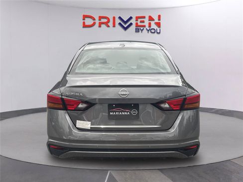 Used 2025 Nissan Altima 2.5 SV FWD image 5