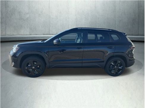 New 2026 Volkswagen Taos SE image 2