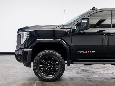 Used 2025 GMC Sierra 2500 AT4 w/ AT4 Premium Plus Package image 10