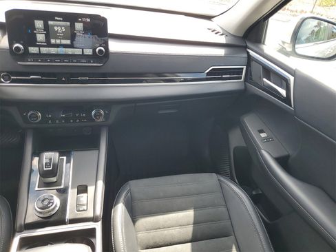 Used 2024 Mitsubishi Outlander SE image 27