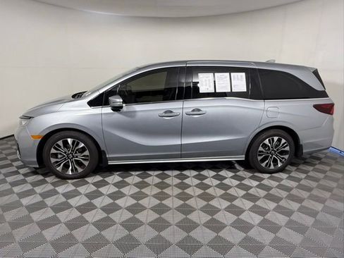 Used 2026 Honda Odyssey Elite image 3