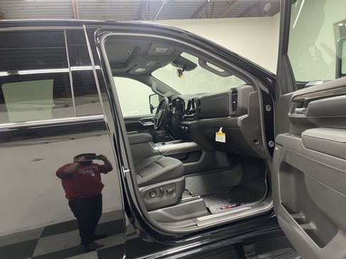 Used 2026 Chevrolet Silverado 3500 LTZ w/ LTZ Premium Package image 25