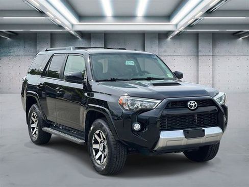 Used 2019 Toyota 4Runner TRD Off-Road AWD/4WD image 2