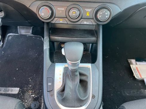Used 2024 Kia Forte LXS w/ LXS Technology Package FWD image 18