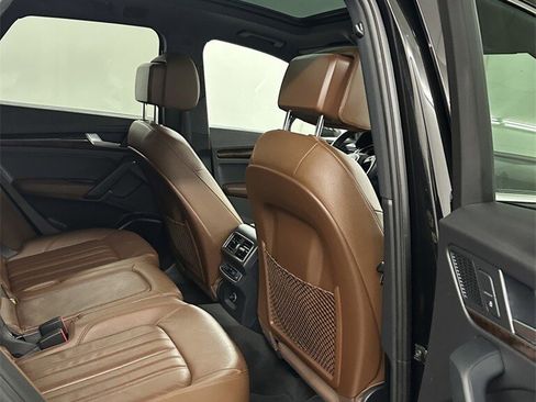 Used 2018 Audi Q5 2.0T Premium Plus w/ Premium Plus Package image 31