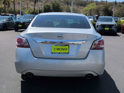 Used 2015 Nissan Altima 2.5 S w/ Power Driver Seat Package FWD image 8