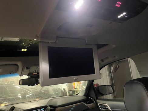 Used 2018 GMC Yukon Denali w/ Denali Ultimate Package image 16